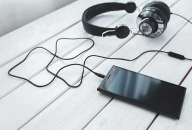 九游登录入口-梅德维德夫迎总决赛生涯首胜 下手发球再现赛场