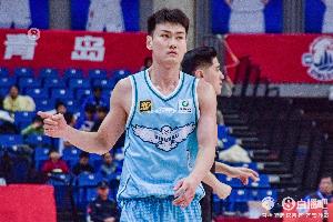 九游登录入口-手感火热！王睿泽打满首节6中5高效砍11分2板1助 得分超全队一半