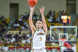 九游登录入口-准！赵继伟上半场5投4中&amp;三分4中3 攻下11分1助