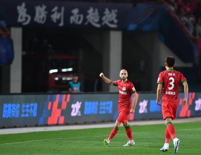 九游体育APP-【中超】牟鹏飞屡现神扑 河南主场0比0青岛再获平局
