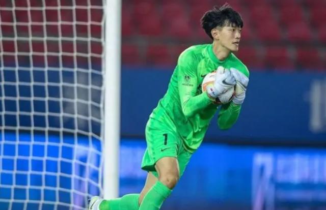 九游体育APP-4神扑+拒点!颜国门再扮定海神针 海港取分全靠他