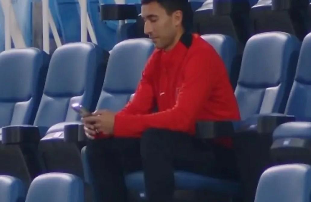 九游登录入口-亚历斯祖现身成都蓉城热身赛看台，上赛季效力海港出战13次