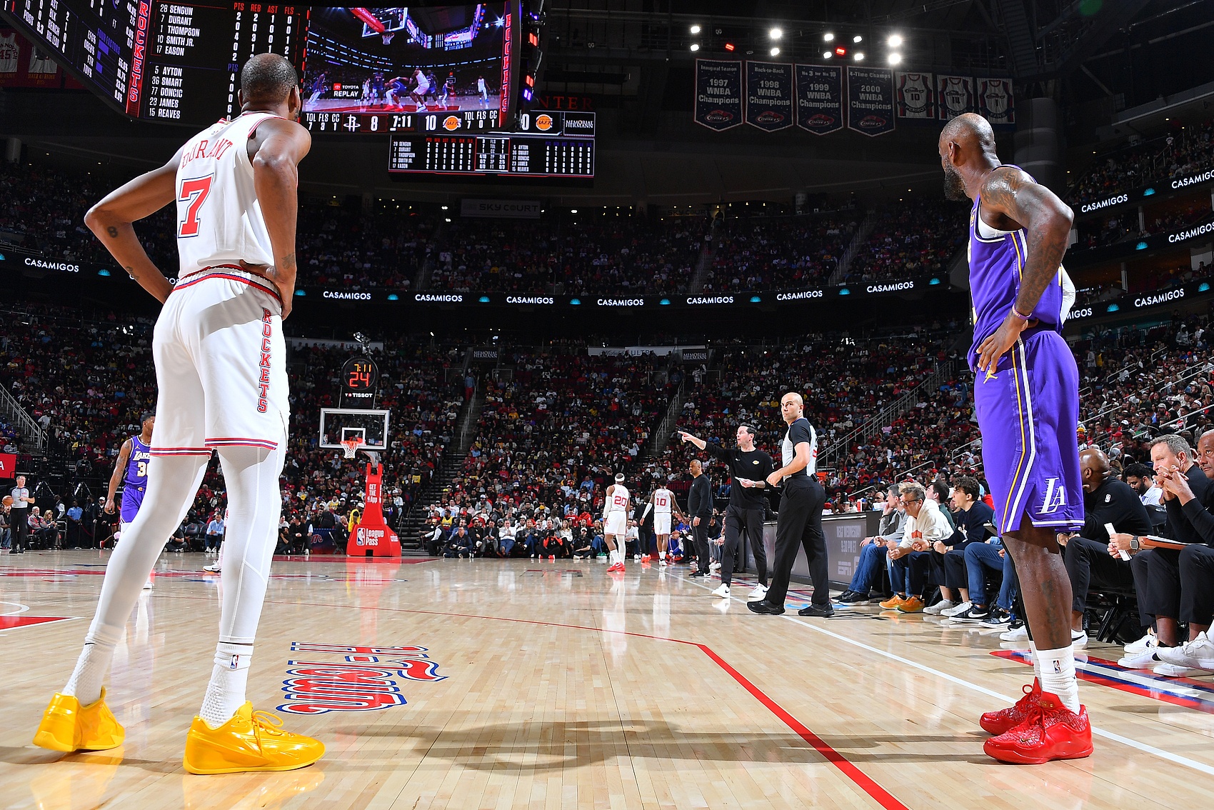 九游体育APP-大小王对决最终章？詹杜对决季后赛KD9-5占优 俩人场均都轰下31+